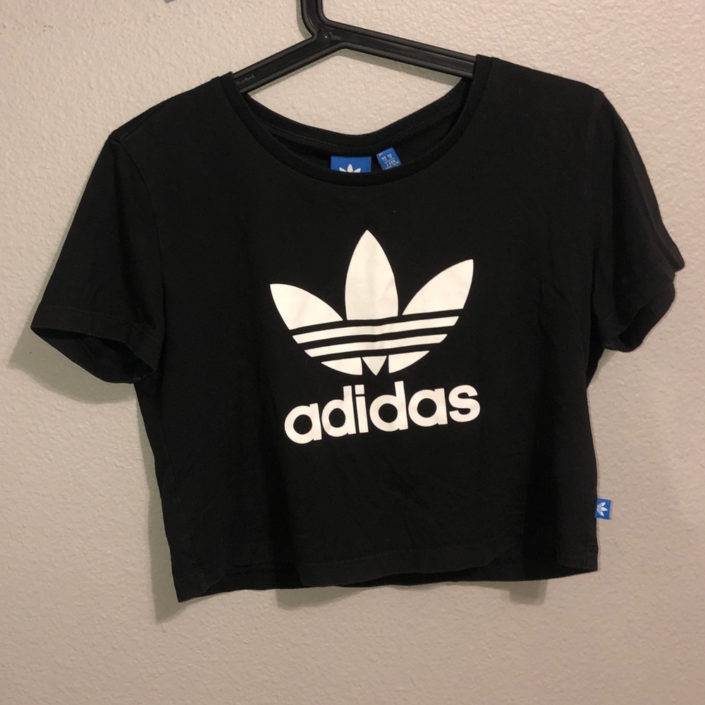 Black cropped adidas t-shirt